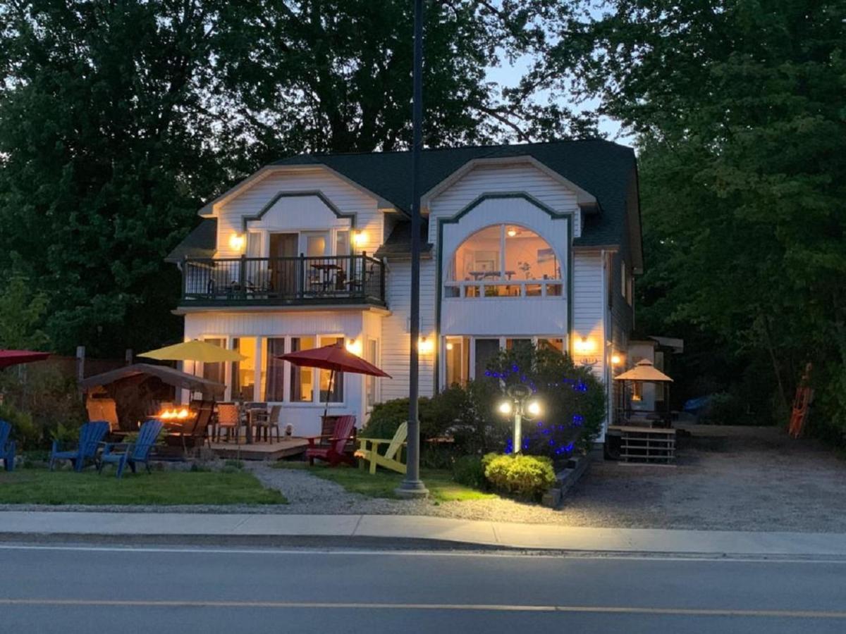 Kokomo Inn Bed And Breakfast Ottawa-Gatineau'S Only Tropical Riverfront B&B On The National Capital Cycling Pathway Route Verte #1 - For Adults Only - Chambre D'Hotes Tropical Aux Berges Des Outaouais Bnb #17542O Eksteriør bilde