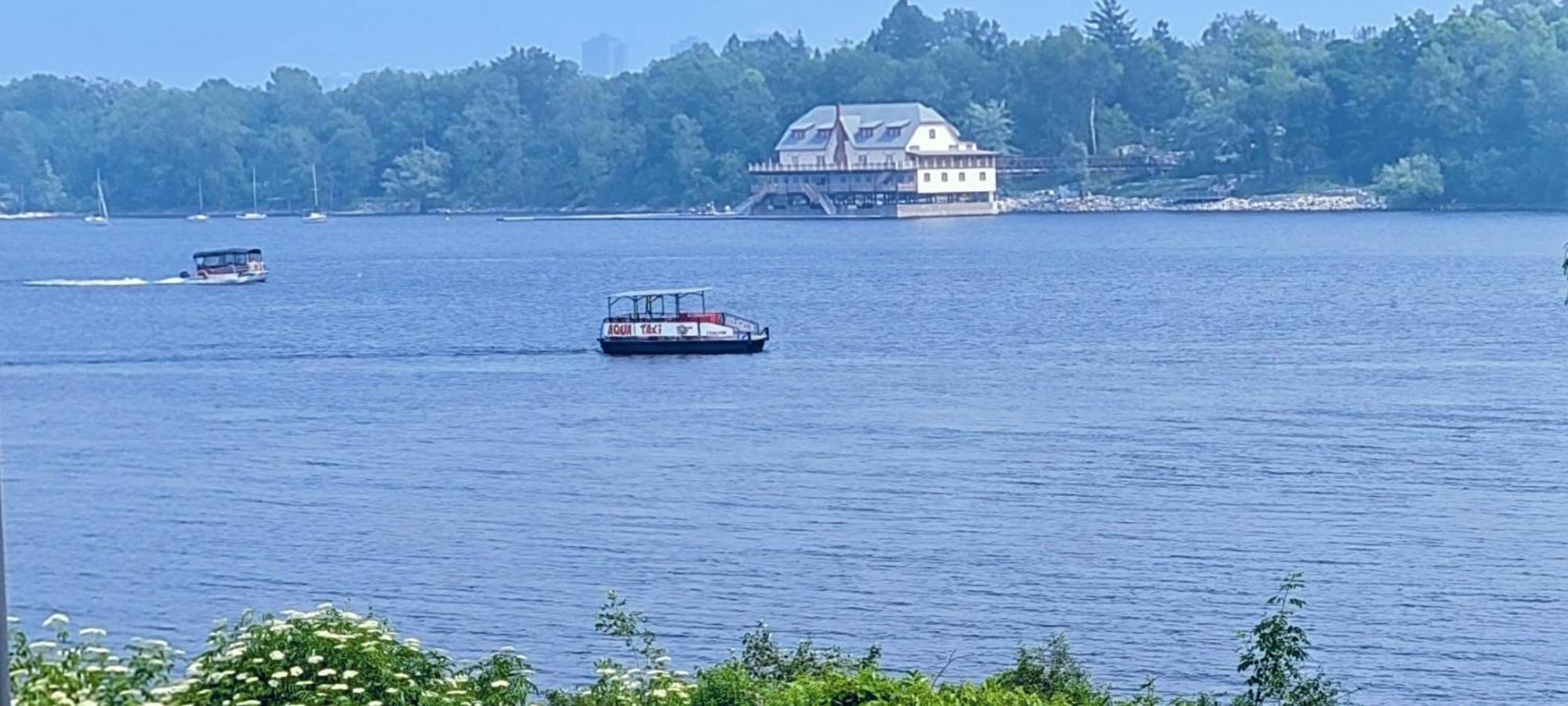Kokomo Inn Bed And Breakfast Ottawa-Gatineau'S Only Tropical Riverfront B&B On The National Capital Cycling Pathway Route Verte #1 - For Adults Only - Chambre D'Hotes Tropical Aux Berges Des Outaouais Bnb #17542O Eksteriør bilde