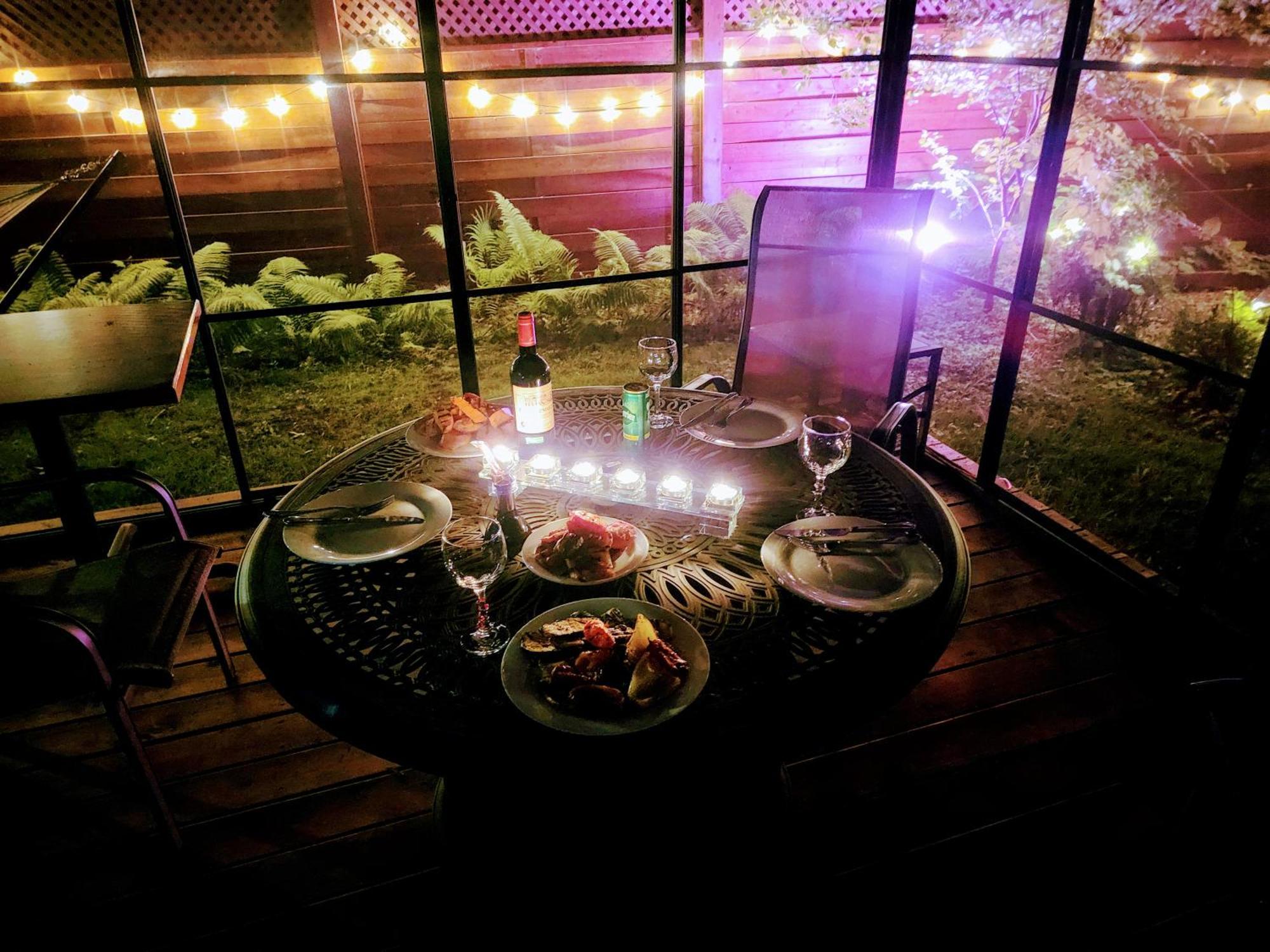 Kokomo Inn Bed And Breakfast Ottawa-Gatineau'S Only Tropical Riverfront B&B On The National Capital Cycling Pathway Route Verte #1 - For Adults Only - Chambre D'Hotes Tropical Aux Berges Des Outaouais Bnb #17542O Eksteriør bilde