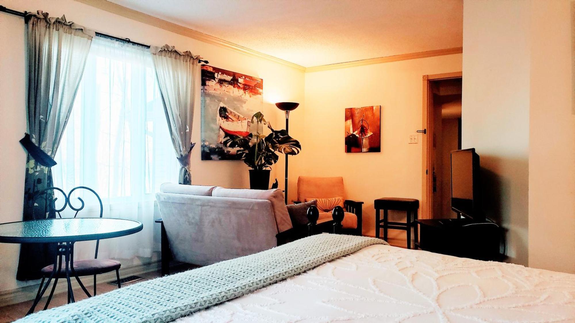 Kokomo Inn Bed And Breakfast Ottawa-Gatineau'S Only Tropical Riverfront B&B On The National Capital Cycling Pathway Route Verte #1 - For Adults Only - Chambre D'Hotes Tropical Aux Berges Des Outaouais Bnb #17542O Eksteriør bilde