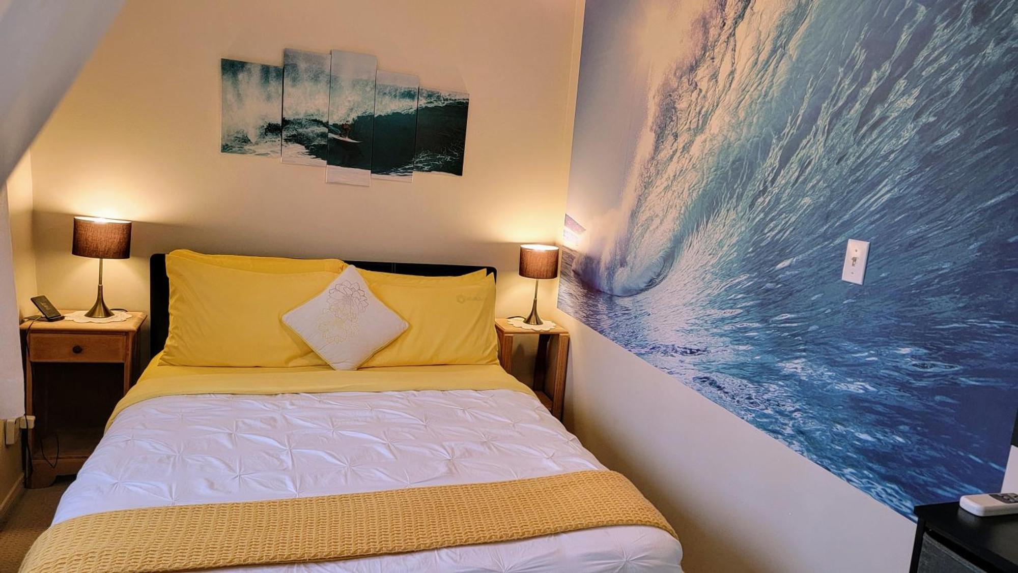 Kokomo Inn Bed And Breakfast Ottawa-Gatineau'S Only Tropical Riverfront B&B On The National Capital Cycling Pathway Route Verte #1 - For Adults Only - Chambre D'Hotes Tropical Aux Berges Des Outaouais Bnb #17542O Rom bilde